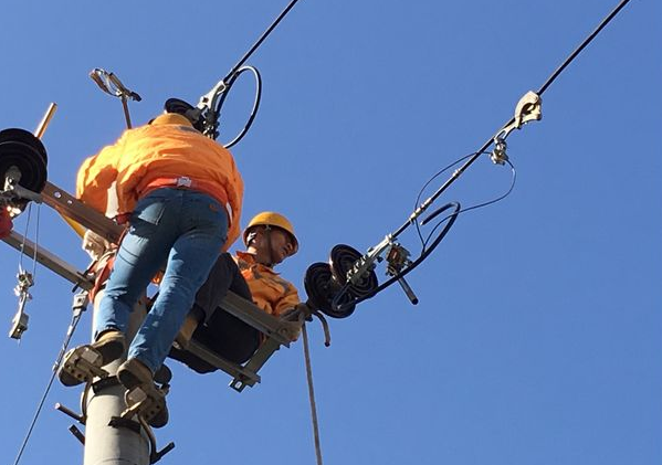 冠航鋁合金卡線器在電纜架設上的應用